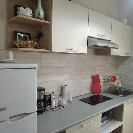 Αpartments In The Centre Apartment Loutraki  Exterior photo