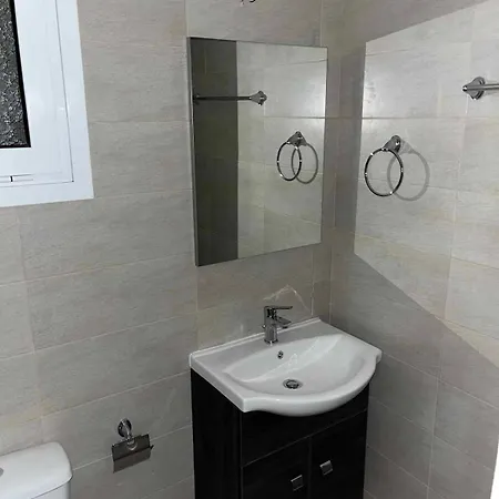 Αpartments In The Centre Apartment Loutraki  Exterior photo